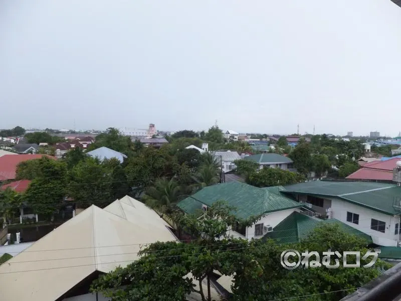 留学4日目：学校の外観と校舎内からの眺め